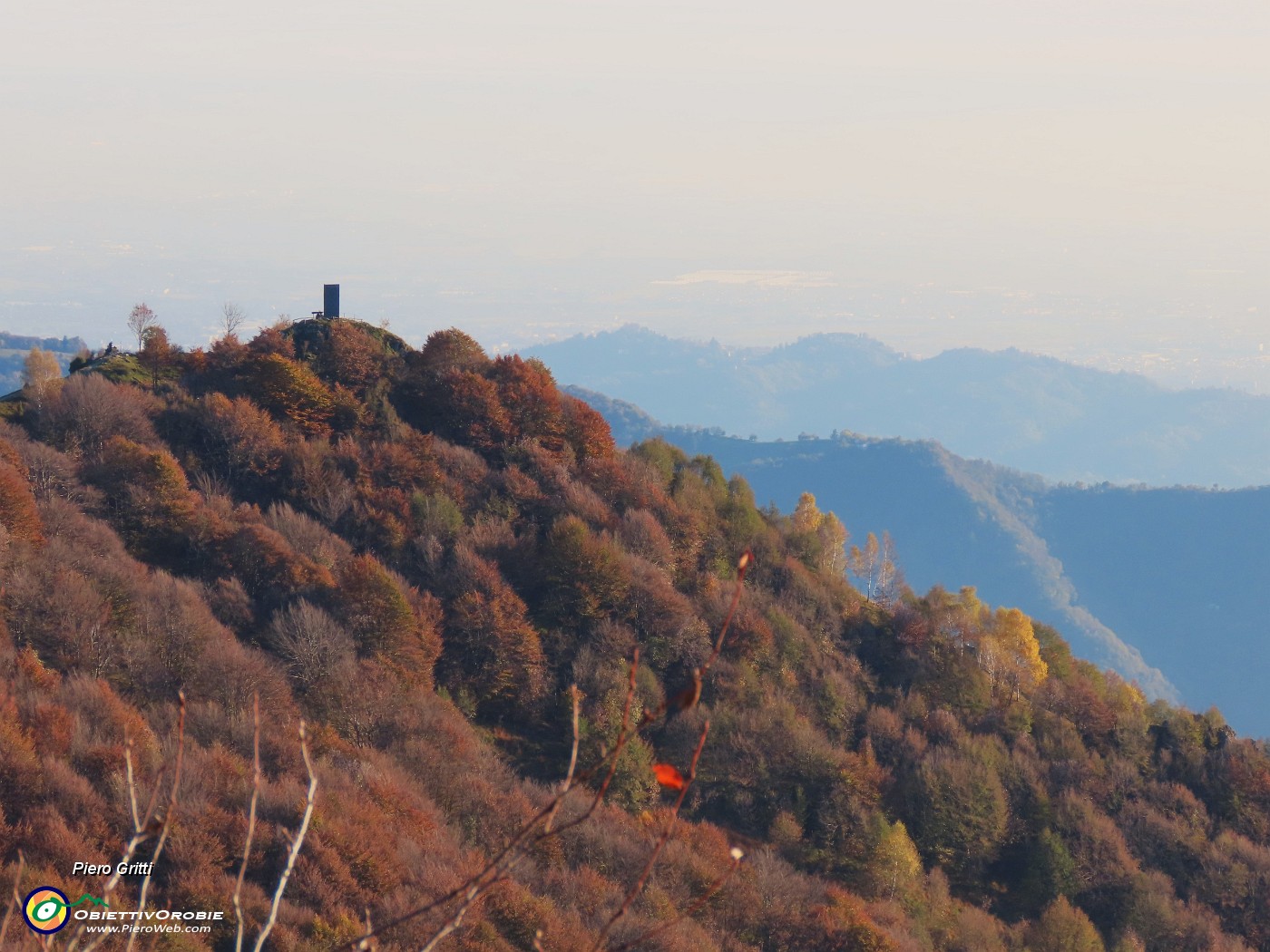 56 Zoom sul Pizzo Cerro (1285 m).JPG